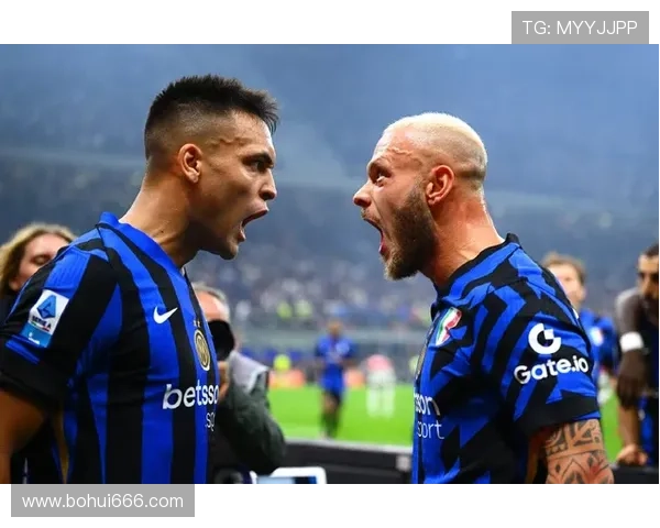 米兰名宿称加比亚劝阻莱奥脱衣庆祝展现真正队长与领袖担当 米兰名宿称加比亚劝阻莱奥脱衣庆祝展现真正队长与领袖担当