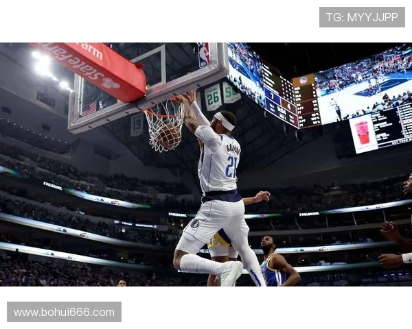 小卡上半场状态起伏十三分五板表现稳定次节手感骤降仅中一球