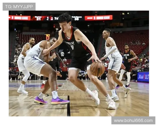 杨瀚森末节暴扣两帽展现霸气实力本场表现值得满分评价